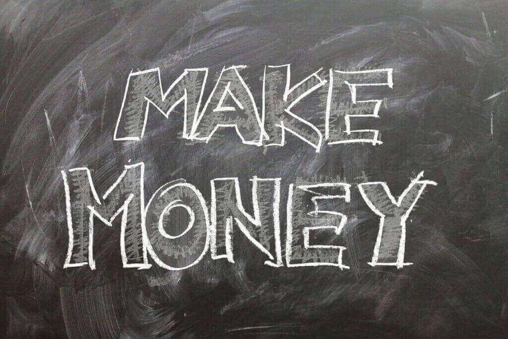 imagem escrito make money representando a possibilidade de fazer dinheiro com as melhores mesas proprietárias do brasil